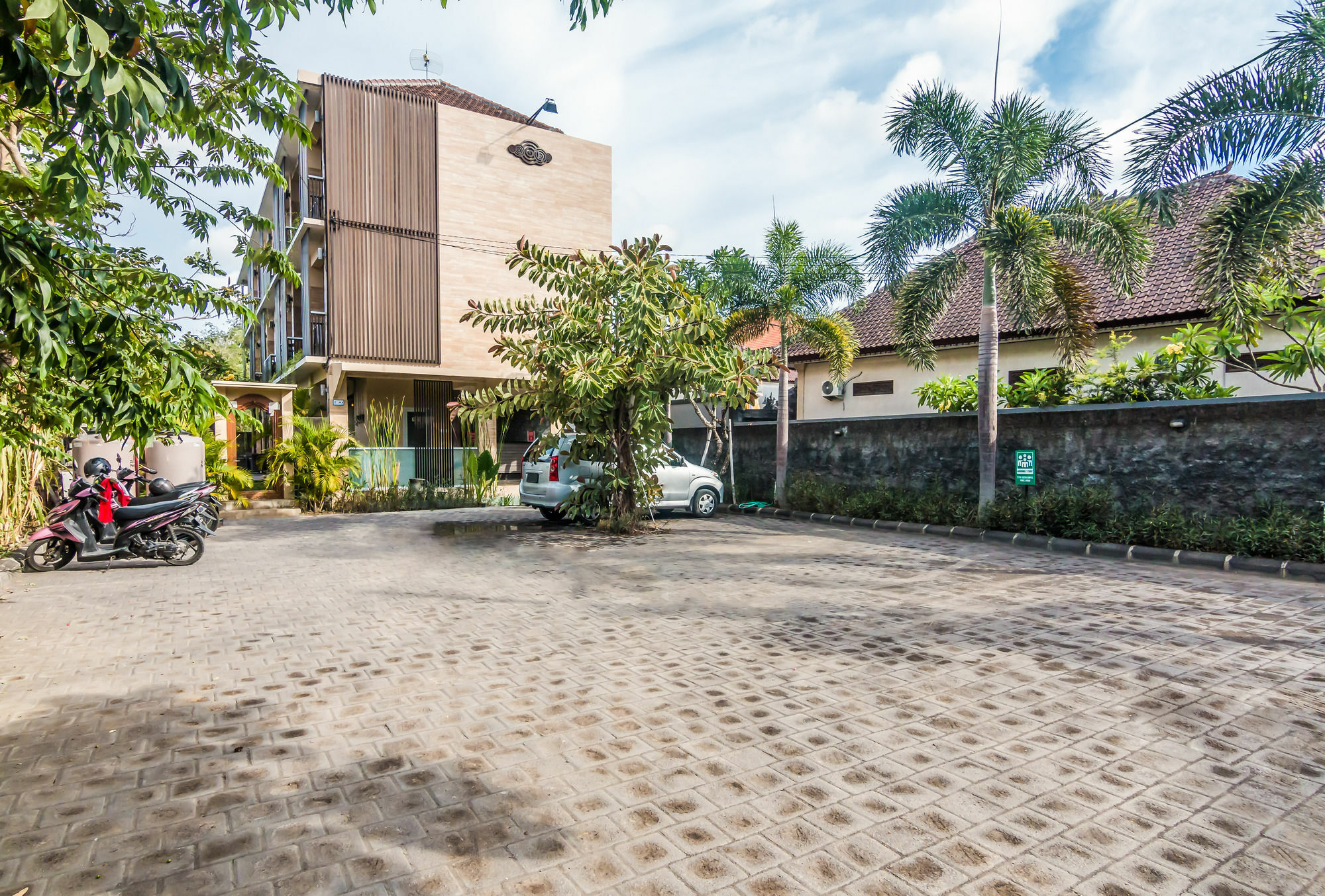 Zen Rooms Basic Jimbaran Taman Mulia エクステリア 写真