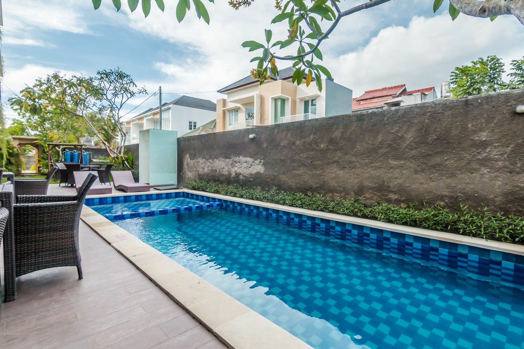 Zen Rooms Basic Jimbaran Taman Mulia エクステリア 写真